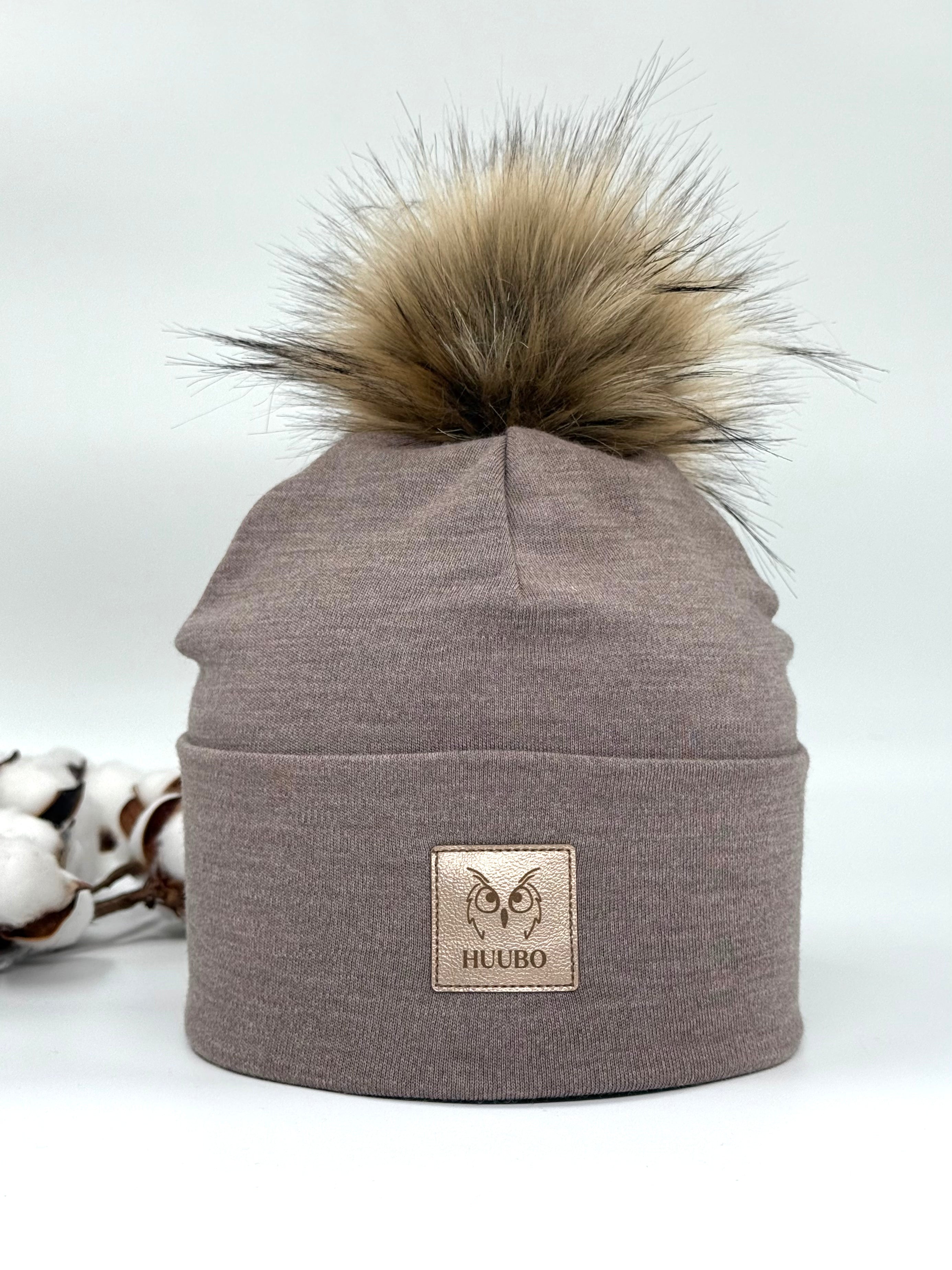 Merinovillapipo tupsulla, ruskea, kaarnan värinen.