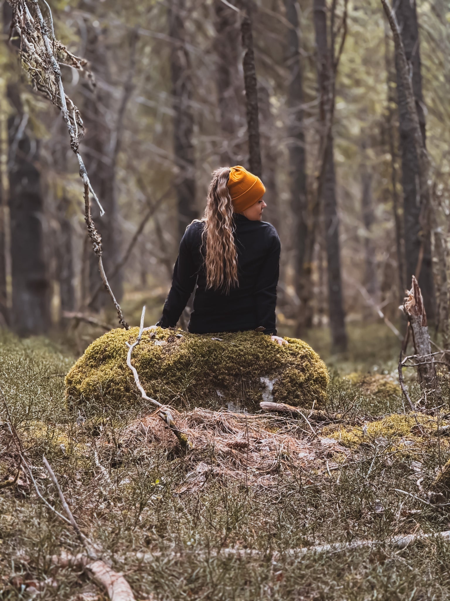 Merinovillainen monitoimipipo, oranssi ponnaripipo.